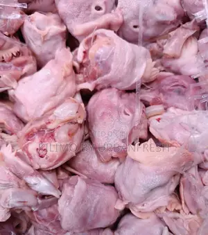 Fresh Chicken Head for Pets Food. 10kgs High Protein Affordable.