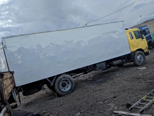 Nissan Diesel Ud Lorry/Truck - thumbnail 6