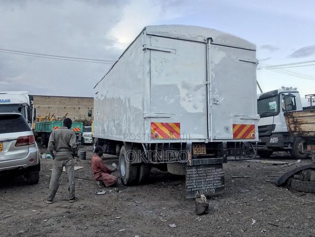 Nissan Diesel Ud Lorry/Truck - thumbnail 7