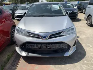 Toyota Axio 1.5 Hybrid 2WD 2018 Silver