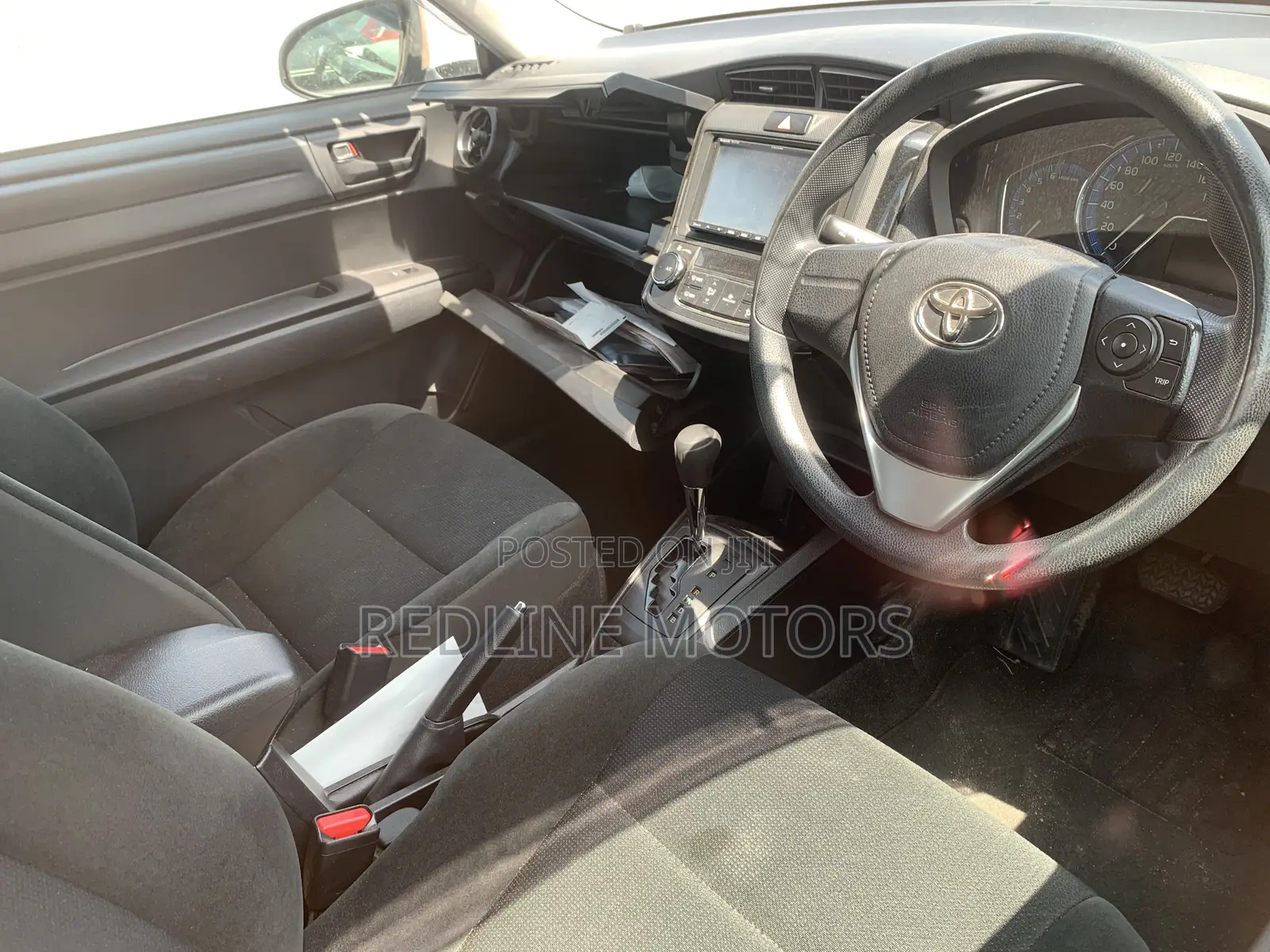 Toyota Axio 1.5 Hybrid 2WD 2018 Silver