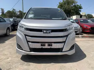 Toyota Noah 2.0 FWD (7 Seater) 2018 Silver