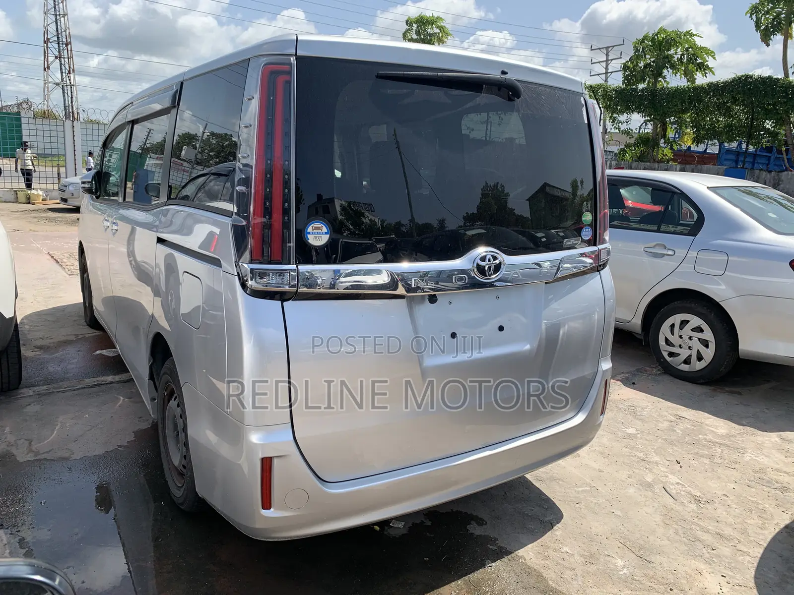 Toyota Noah 2.0 FWD (7 Seater) 2018 Silver