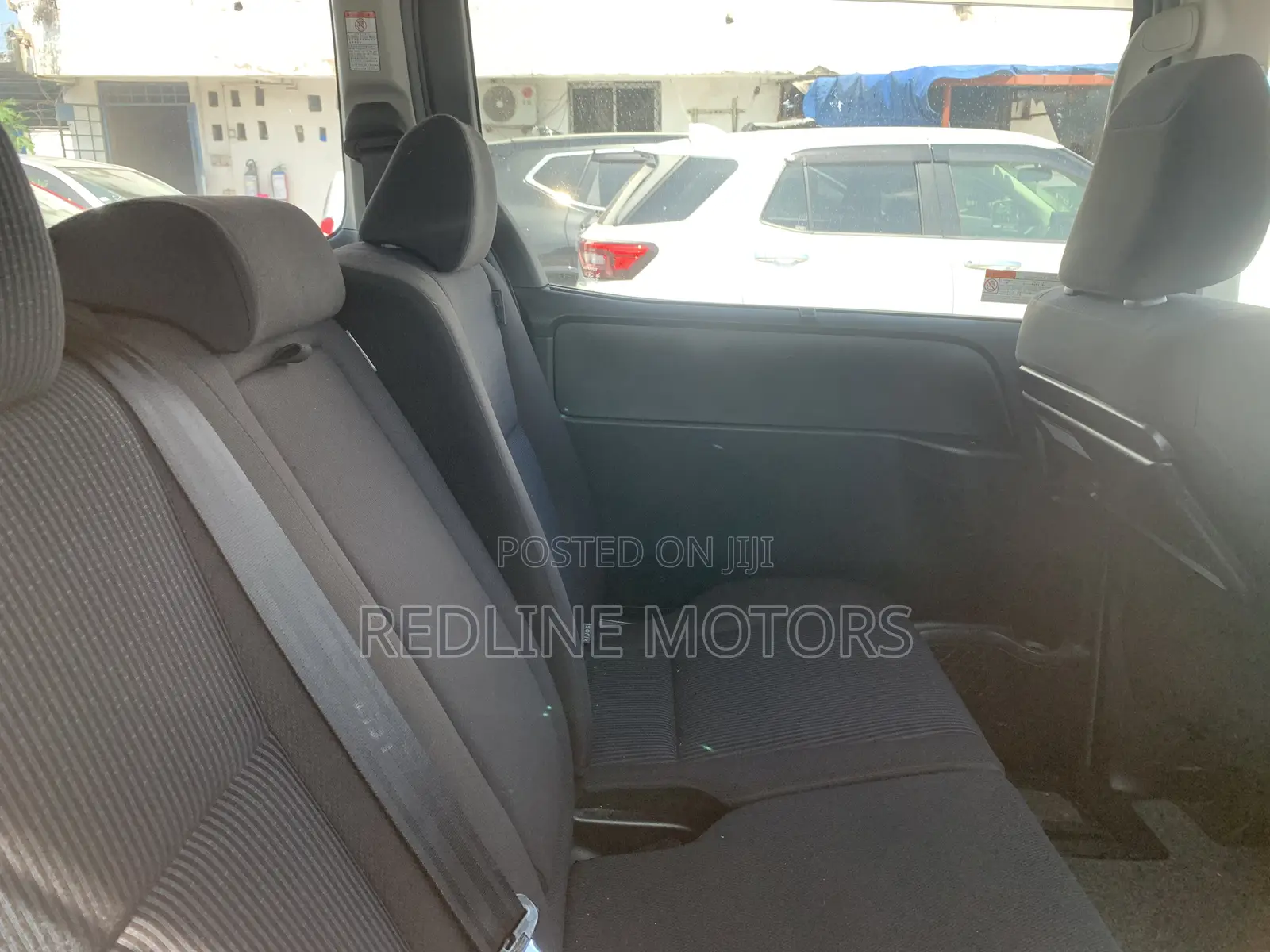 Toyota Noah 2.0 FWD (7 Seater) 2018 Silver