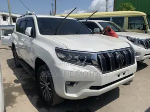 Toyota Land Cruiser Prado 2018 White