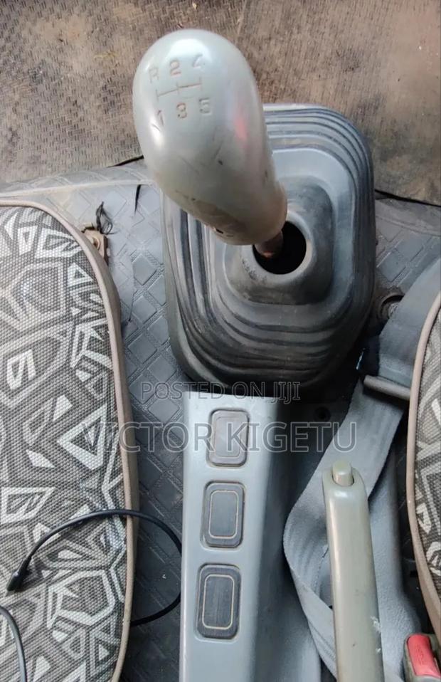 Mitsubishi Fh215 2010 White - thumbnail 11