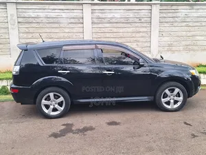 Mitsubishi Outlander 2012 Black
