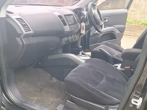 Mitsubishi Outlander 2012 Black