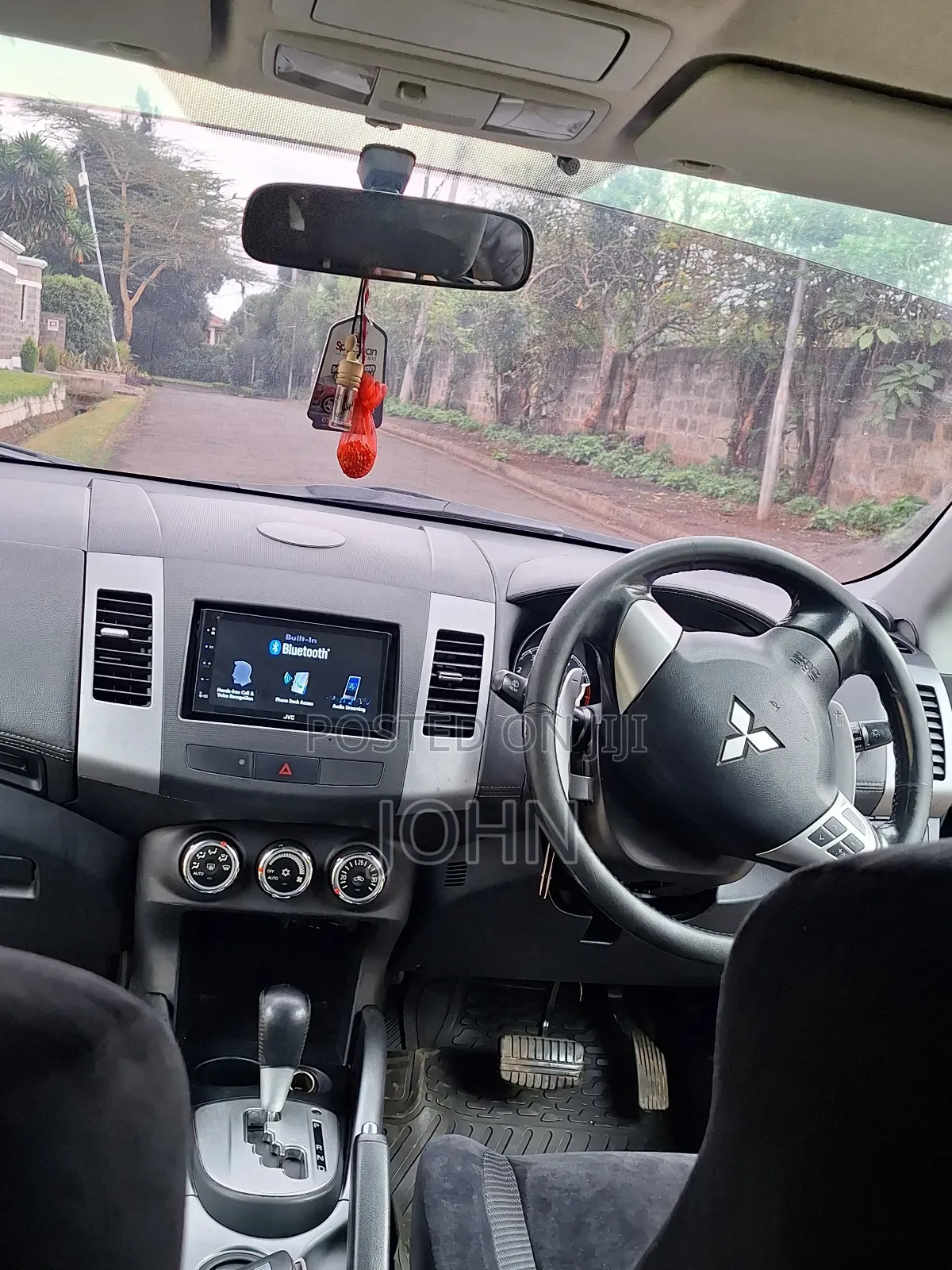 Mitsubishi Outlander 2012 Black