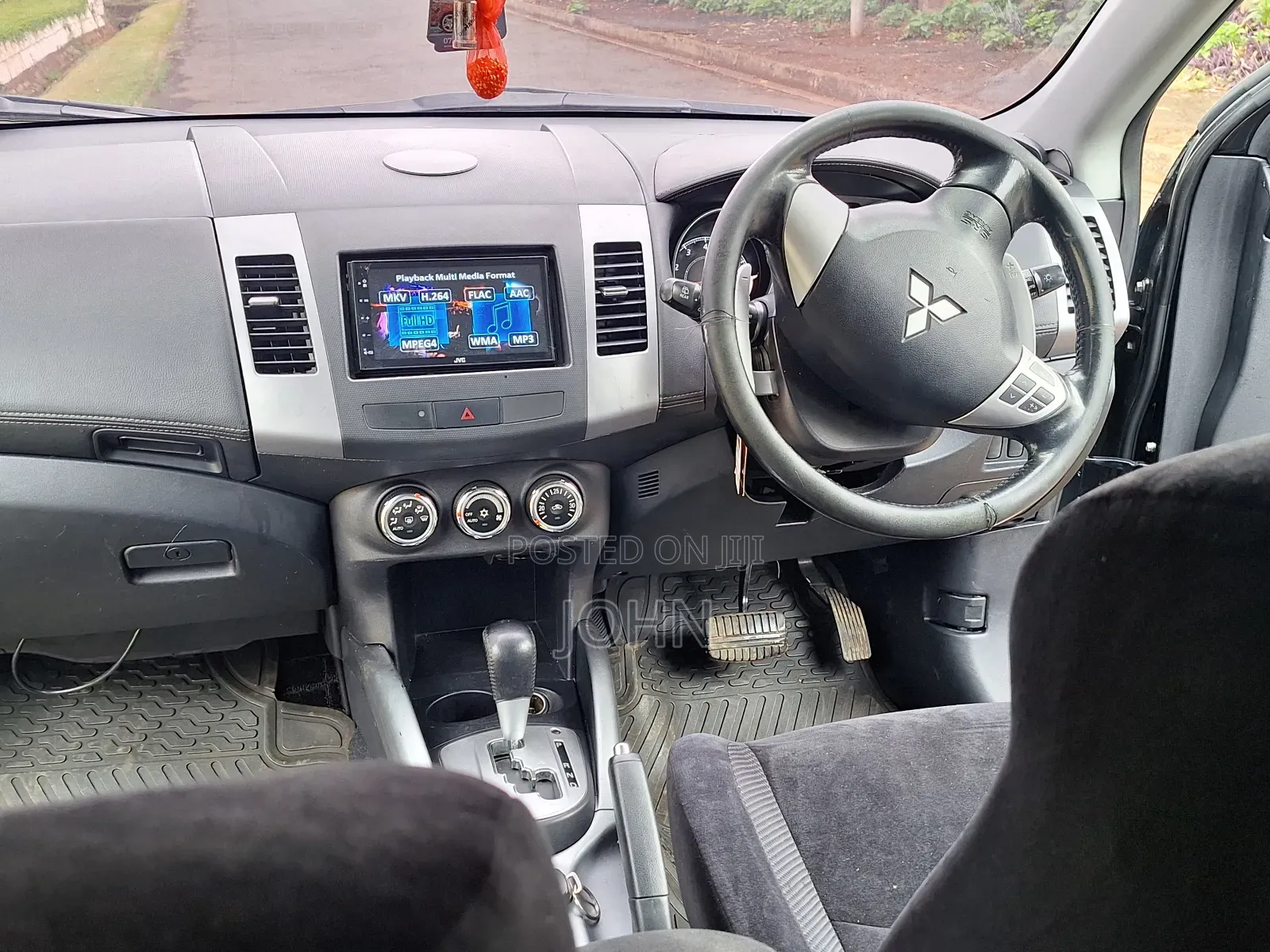 Mitsubishi Outlander 2012 Black