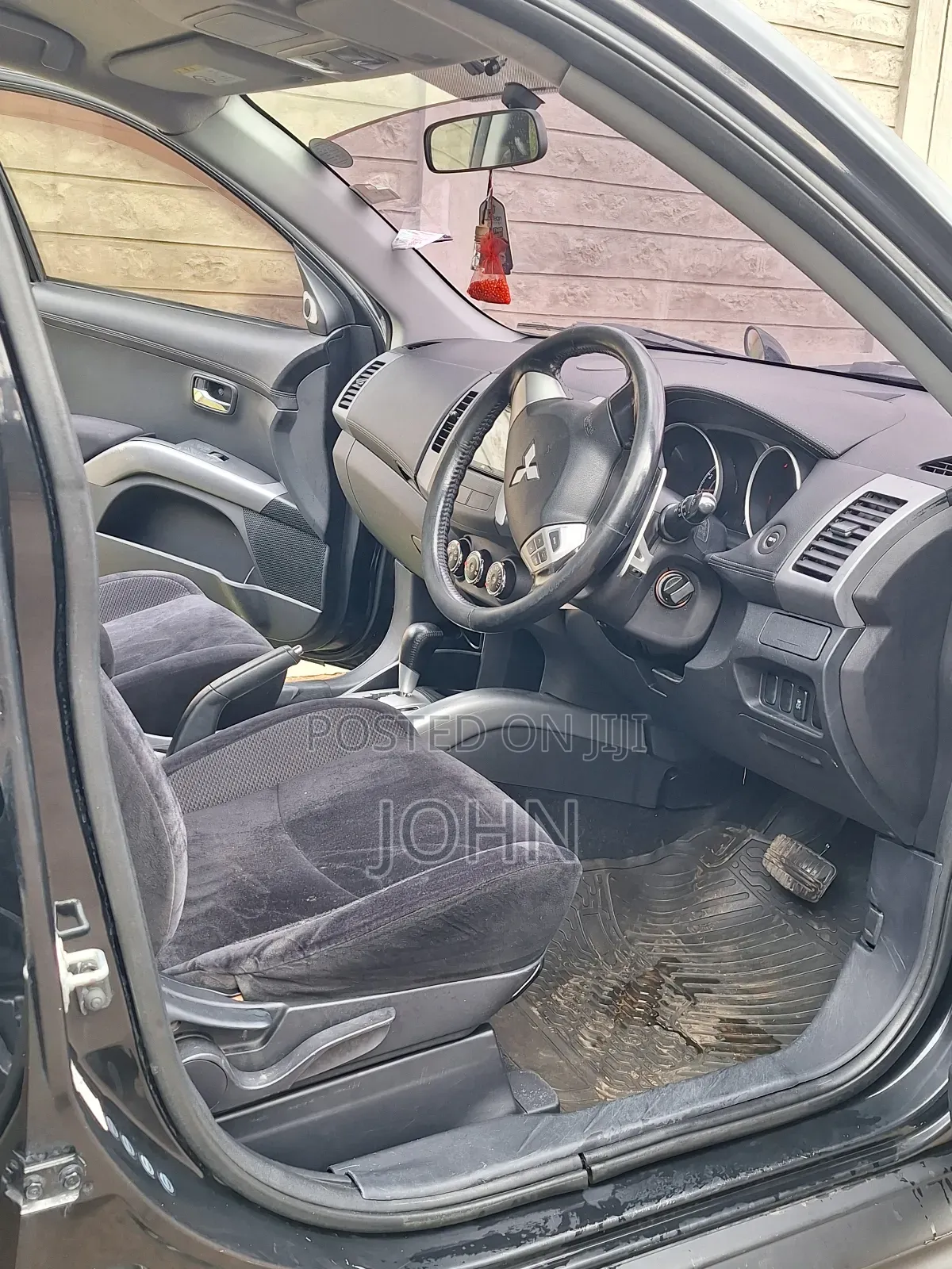 Mitsubishi Outlander 2012 Black