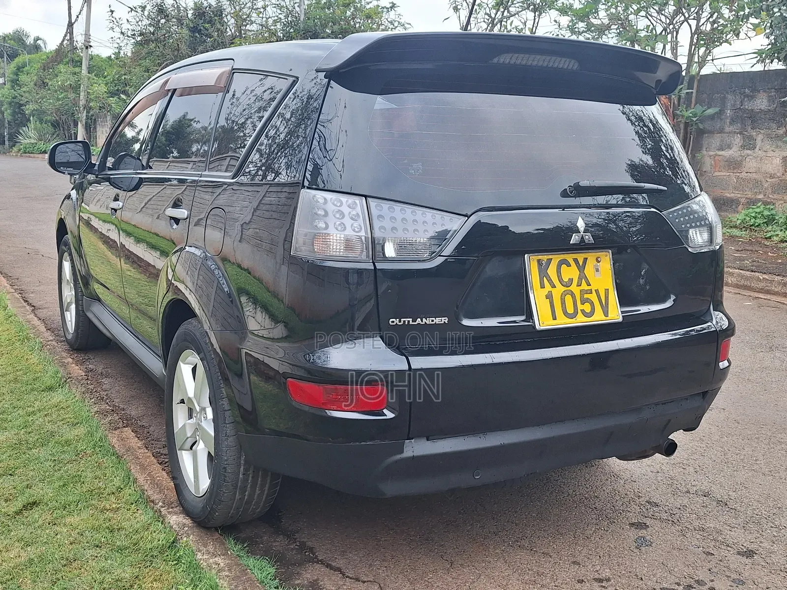 Mitsubishi Outlander 2012 Black