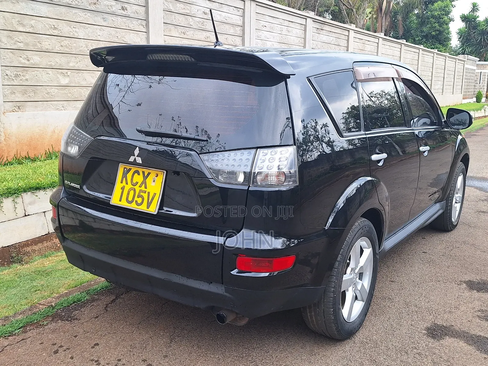 Mitsubishi Outlander 2012 Black