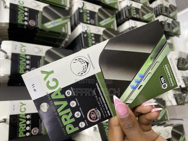 Gikiss Privacy Screen Protector for iPhone 15 Tempered Glass - thumbnail 3