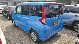 Toyota Roomy 1.0 FWD 2019 Blue