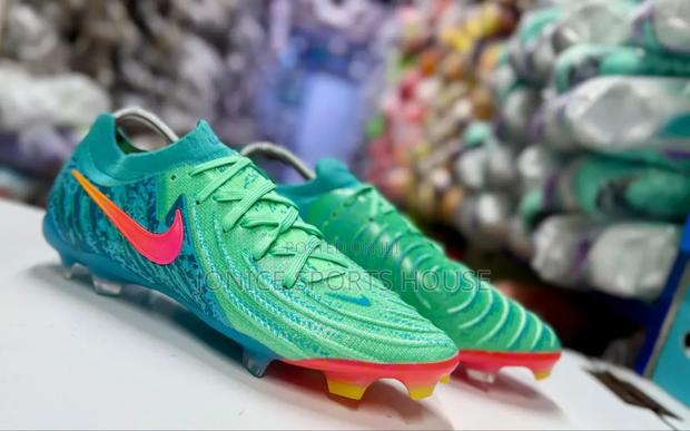 New Soccer Boots - thumbnail 3