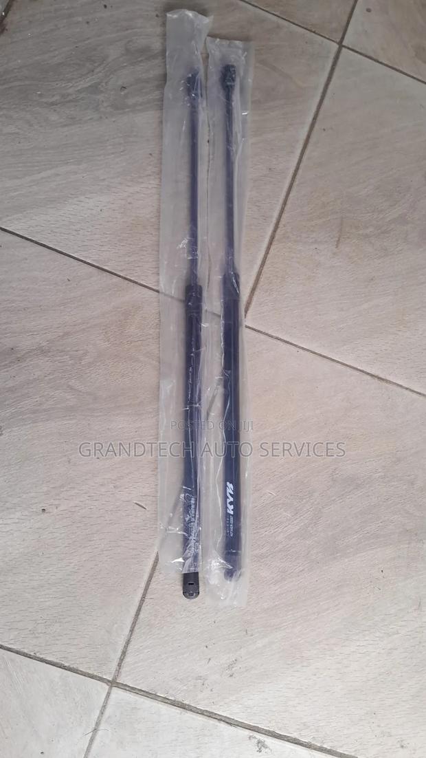 Subaru Impreza Gg2 2000-2007 Boot Shocks