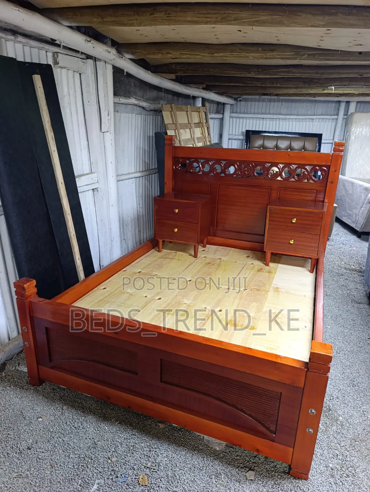 5 by 6 Ft Modern Mahogany Bed