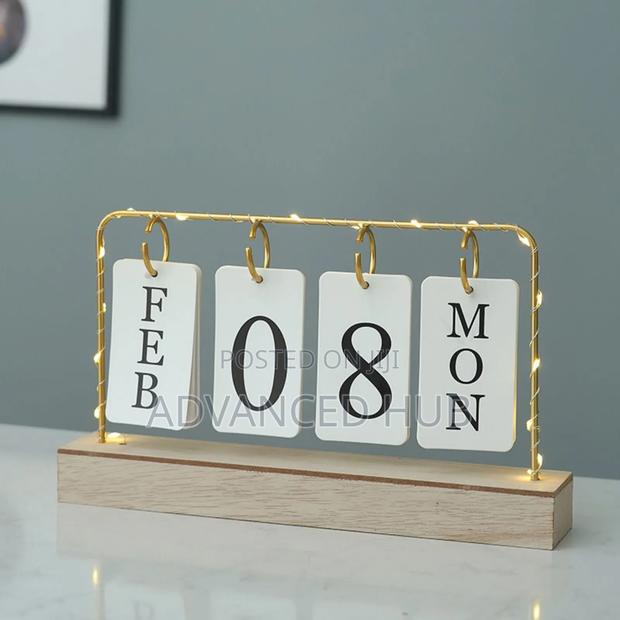 Desktop Calendar With Light - thumbnail 5