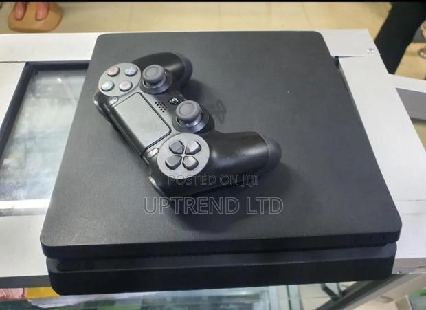 Clean Home Used Ps4 /Ps4 Slim 500gb Internal Storage