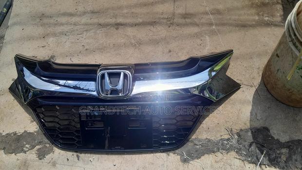 Honda Vezel Chrome Grile - main view