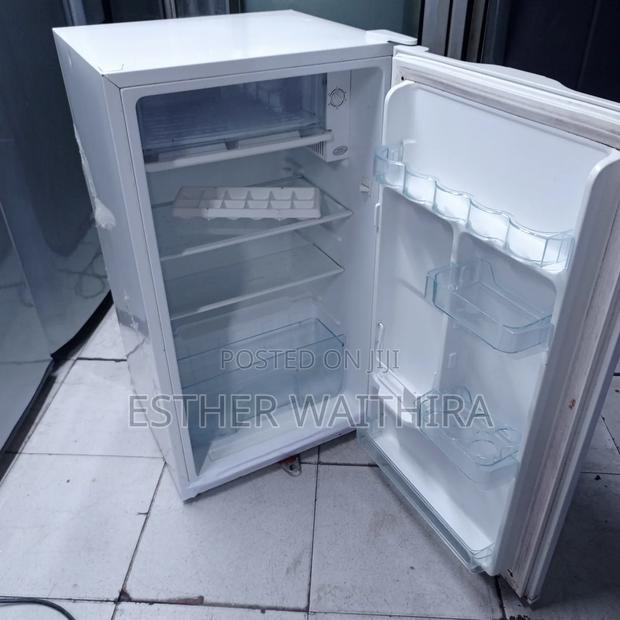 Well Maintained Medium Fridge - thumbnail 2