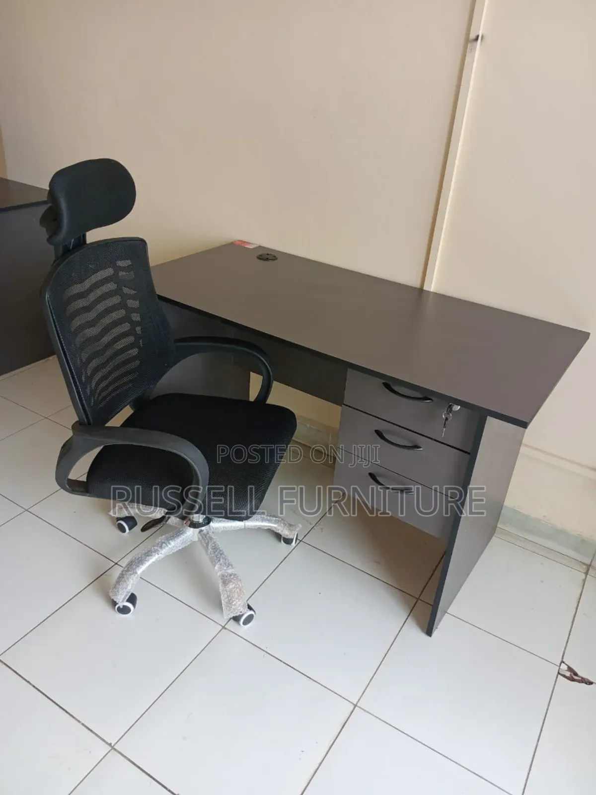 Affordable Well Furnished Study Table and Headrest Chair