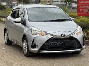 Toyota Vitz 2018 Silver