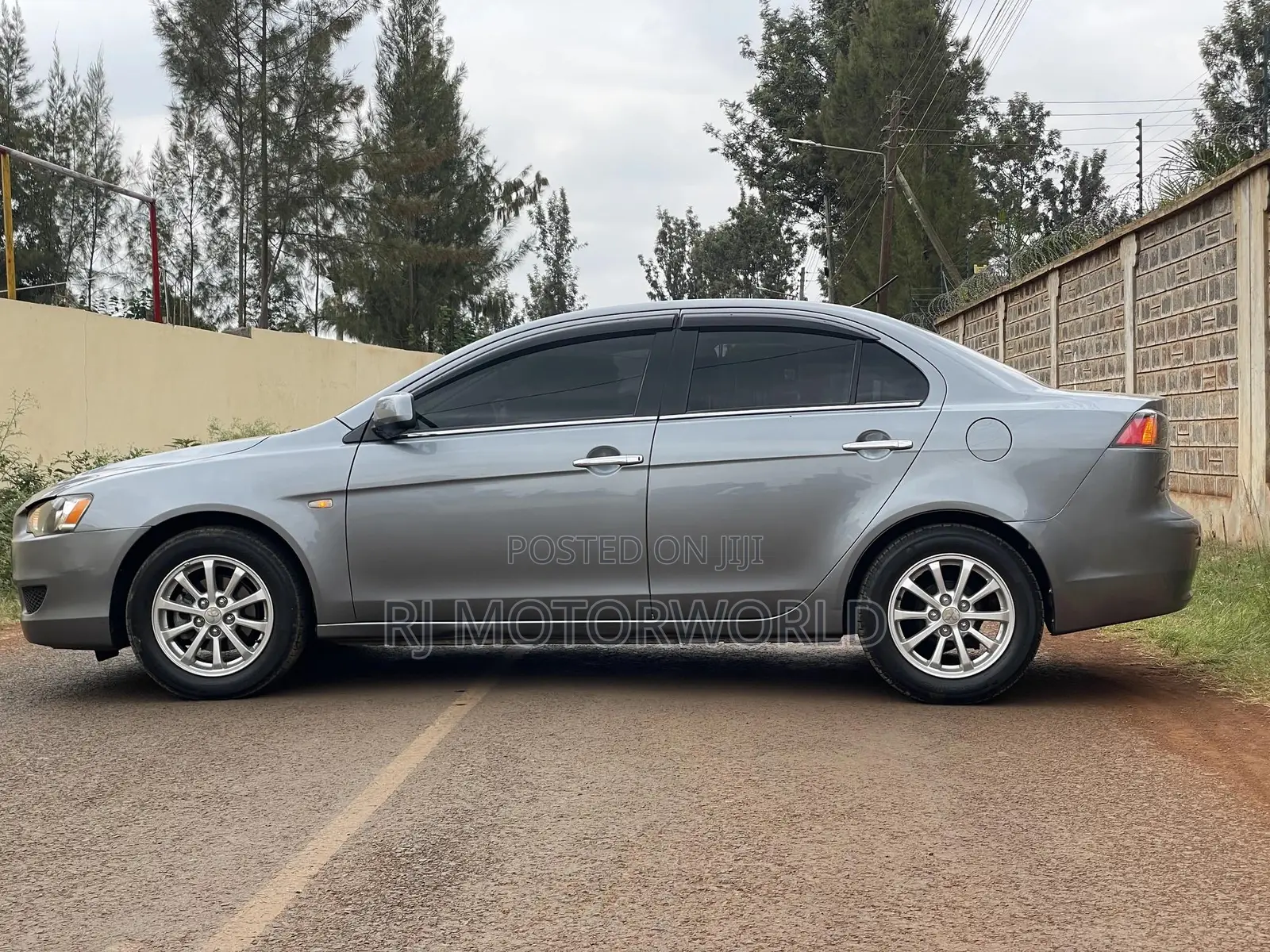 Mitsubishi Galant 2014 Gray