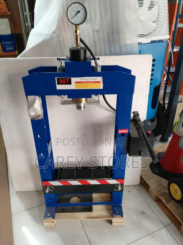 Workshop Hydraulic Press 30t - thumbnail 3