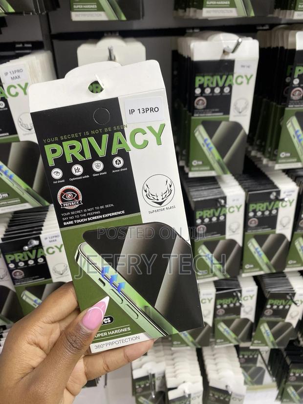 Fotbor Privacy Screen Tempered Glass iPhone 13 Pro Protector - main view