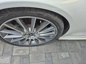 Mercedes-Benz C200 2018 White