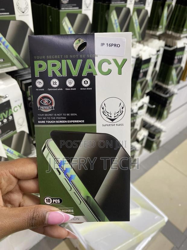 Magic iPhone 16 Pro Max Privacy Glass Screen Protector - main view