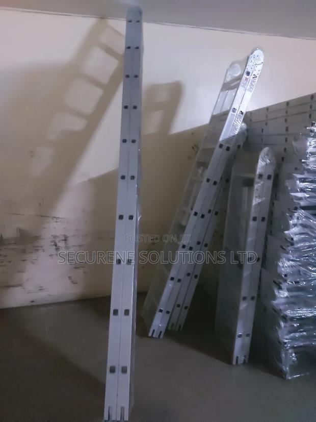 Fundi 2 X 10/20ft Aluminum Folding Ladder - thumbnail 2