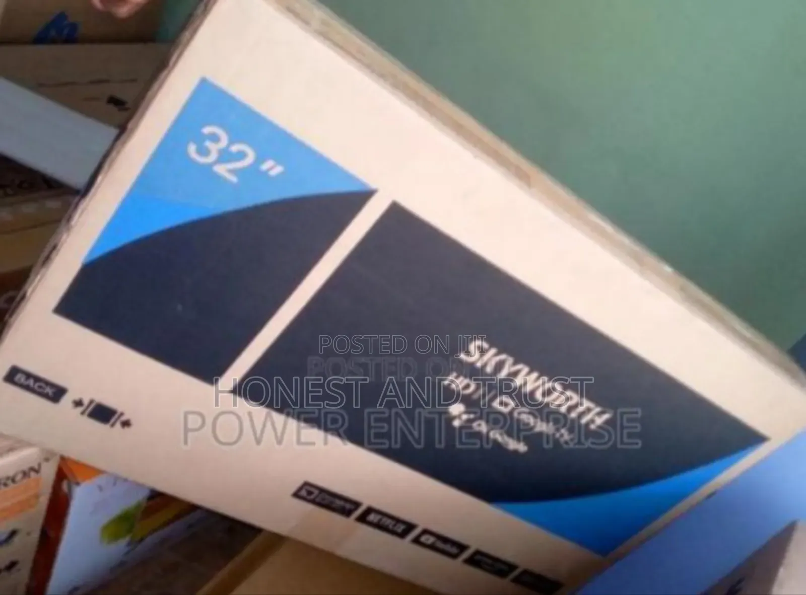 Skyworth 32 Inches Smart Tv