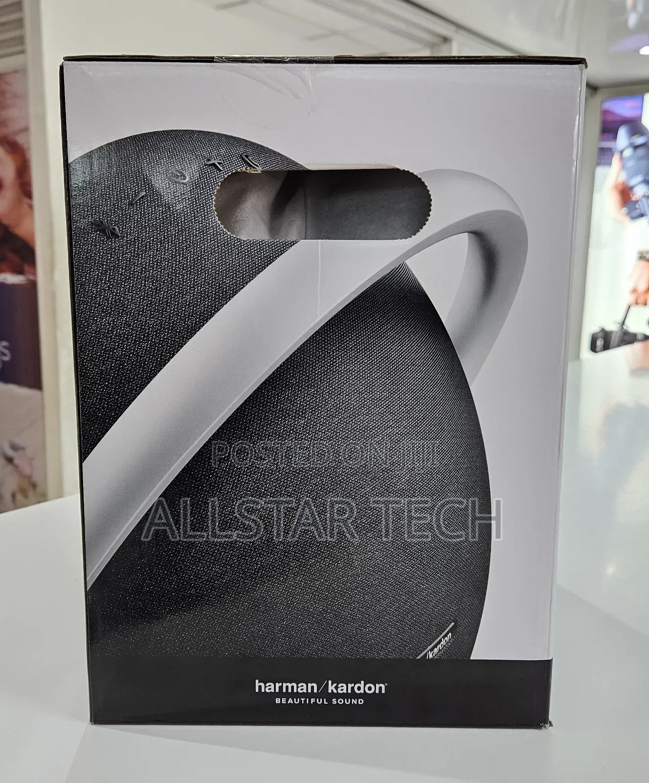 Harman Kardon Onyx Studio 8