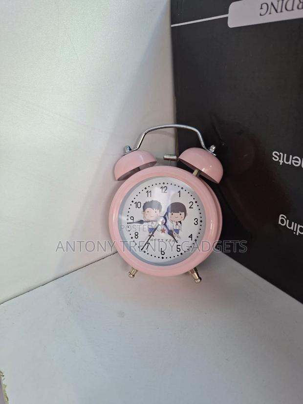 Retro Twin Bell Alarm Clock – Battery Powered
