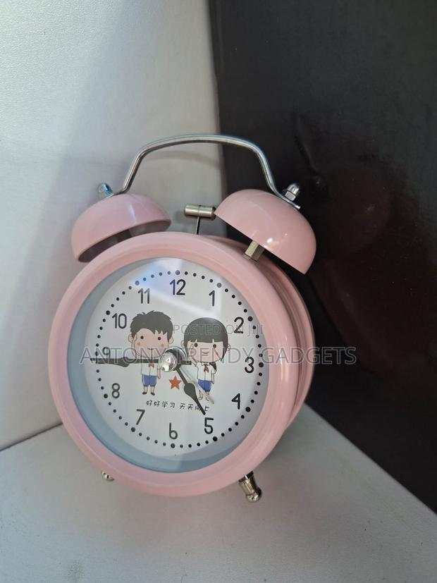Classic Bedside Alarm Clock – Analog Dial & Loud Ring - thumbnail 2