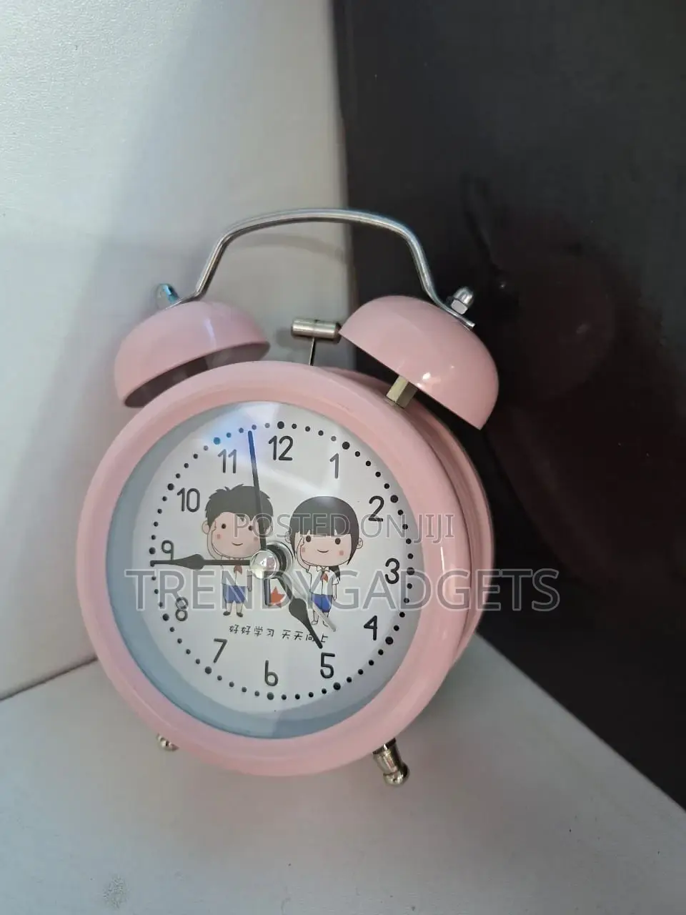 Old School Analog Clock – Manual Alarm With Big Numbers