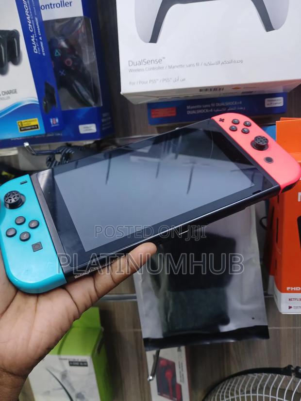 Used Nintendo Oled Switch - thumbnail 4