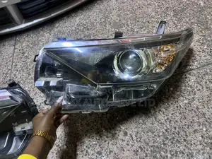 Auris 2017 Headlight Non Xenon