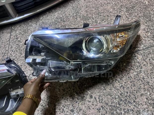 Auris 2017 Headlight Non Xenon