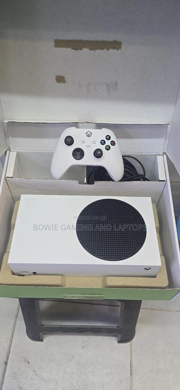 Xbox Series S 512gb With 1 Controller - thumbnail 2