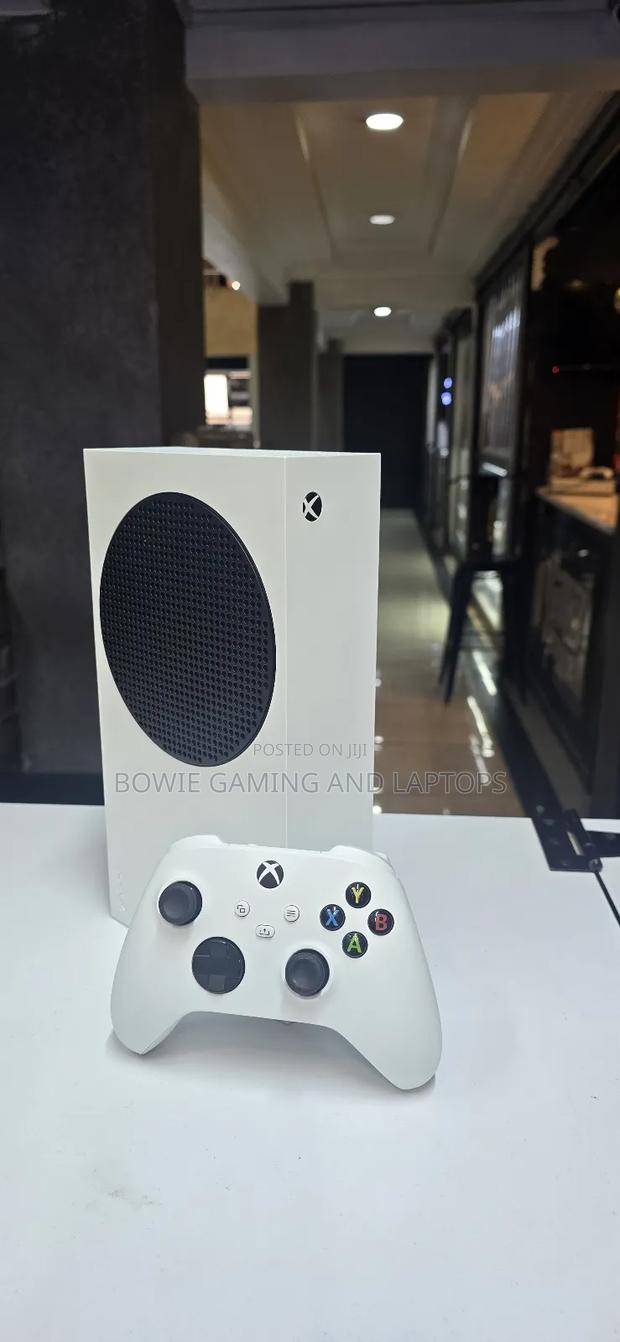 Xbox Series S 512gb With 1 Controller - thumbnail 3