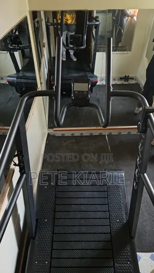 Comercial Non-Motorized Curved Treadmill