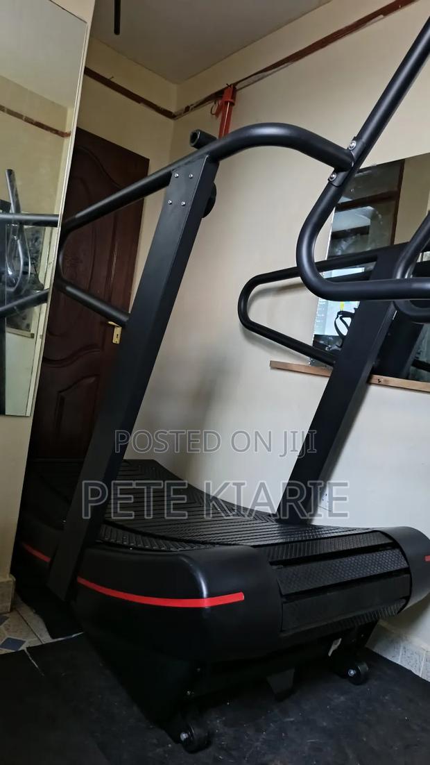 Comercial Non-Motorized Curved Treadmill - thumbnail 5