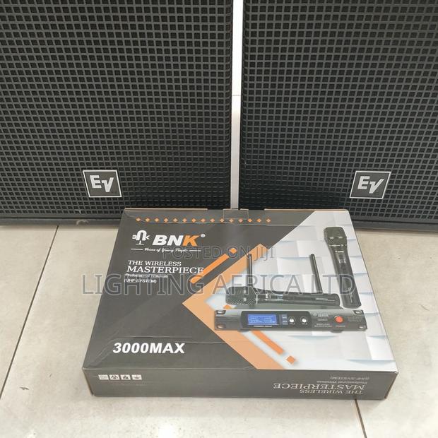 12 Channels Powered Mixer + (2) Ev 15" Mid Speakers Stand - thumbnail 3