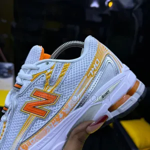 New Balance 740 Silver Grey
Size 38_________45.
