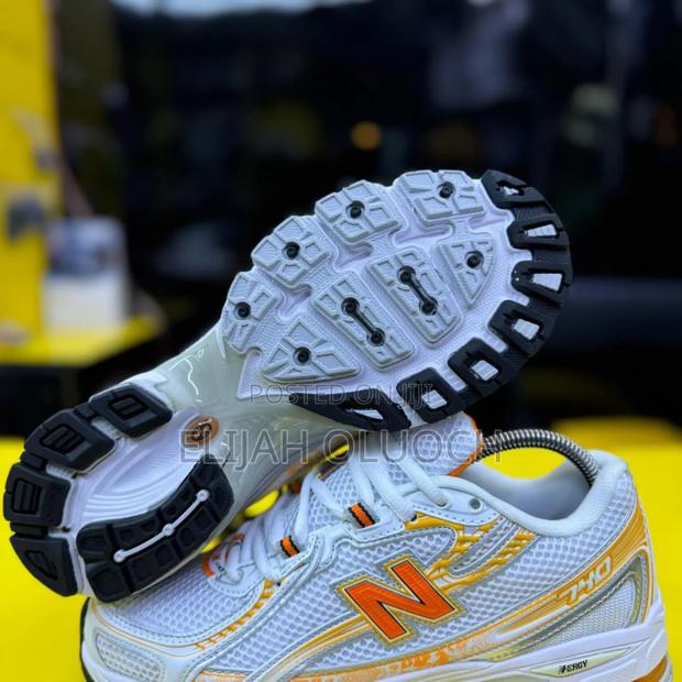 New Balance 740 Silver Grey
Size 38_________45. - thumbnail 3