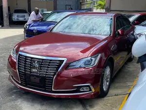 Toyota Crown 2018 Red